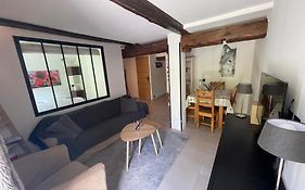 LE CROCUS bel appartement avec jardin dans vieille ferme de montagne rénovée